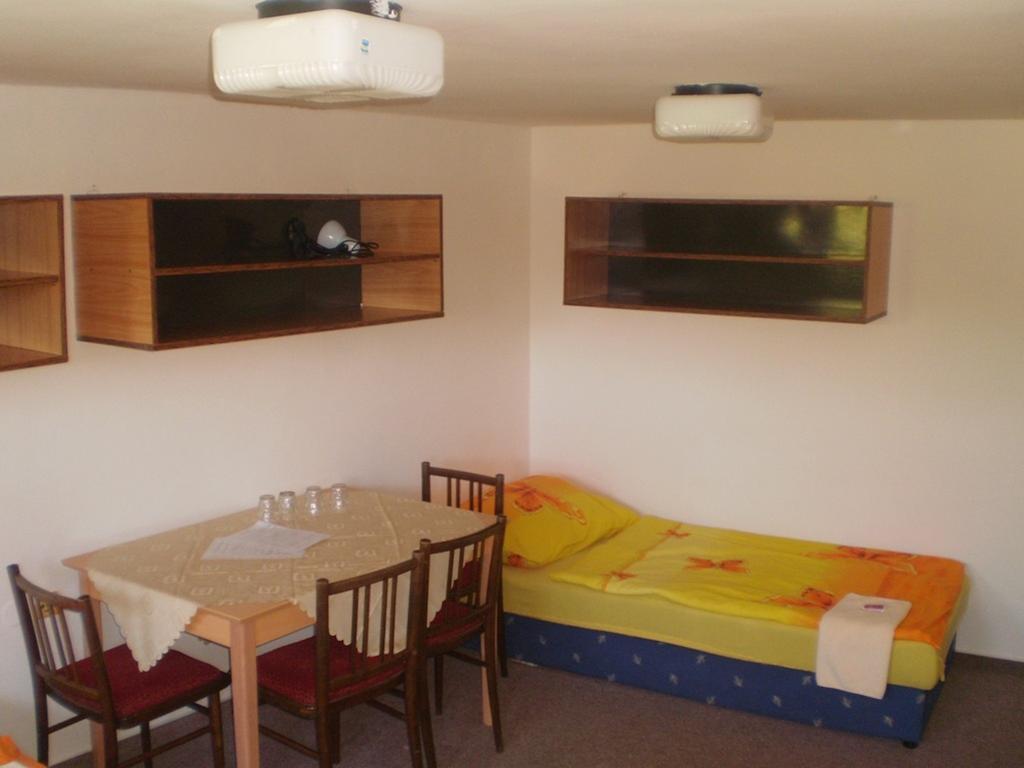 Hotel Pod Skalou Piosek Zewnętrze zdjęcie