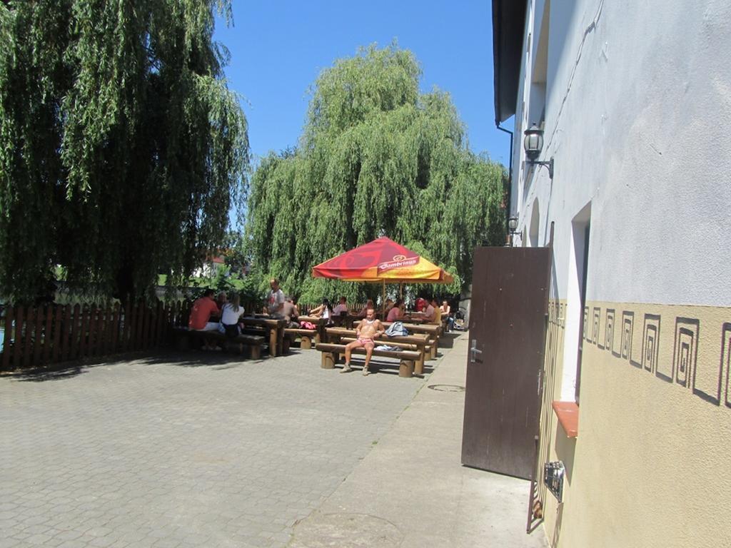 Hotel Pod Skalou Piosek Zewnętrze zdjęcie